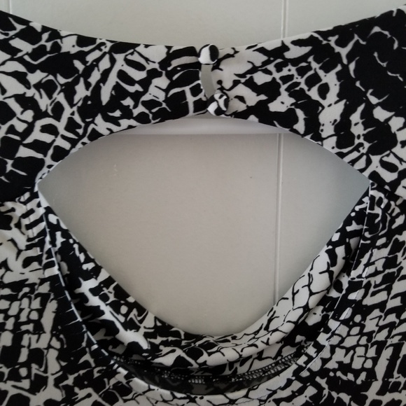 INC INTERNACIONAL CONCEPTS TOP SLEEVELESS SHIRT 🌸 - Picture 5 of 7